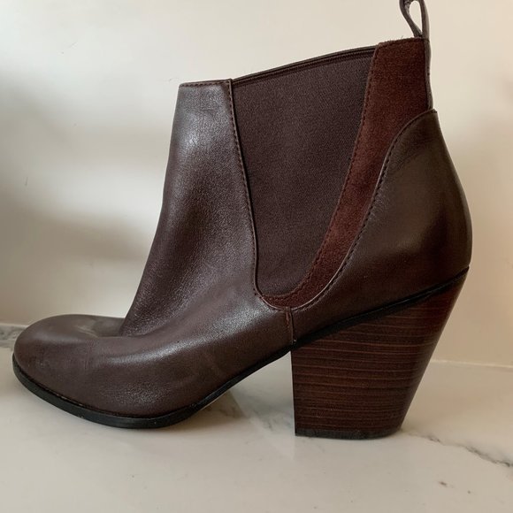 Cole Haan chelsea booties - Picture 1 of 10